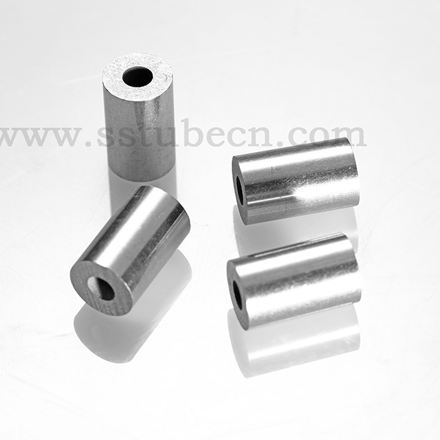 UNS N07718/DIN W. NR. 2.4668 الأنابيب غير الملحومة المرنة ذات درجة الحرارة العالية للعمليات الصعبة