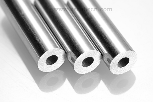 مواسير وأنابيب سبائك النيكل غير الملحومة