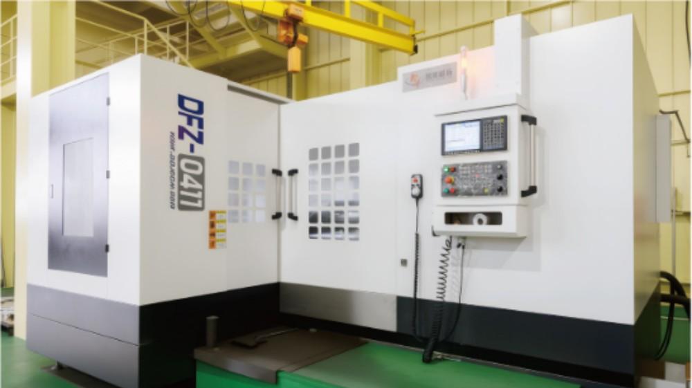 مخرطة CNC